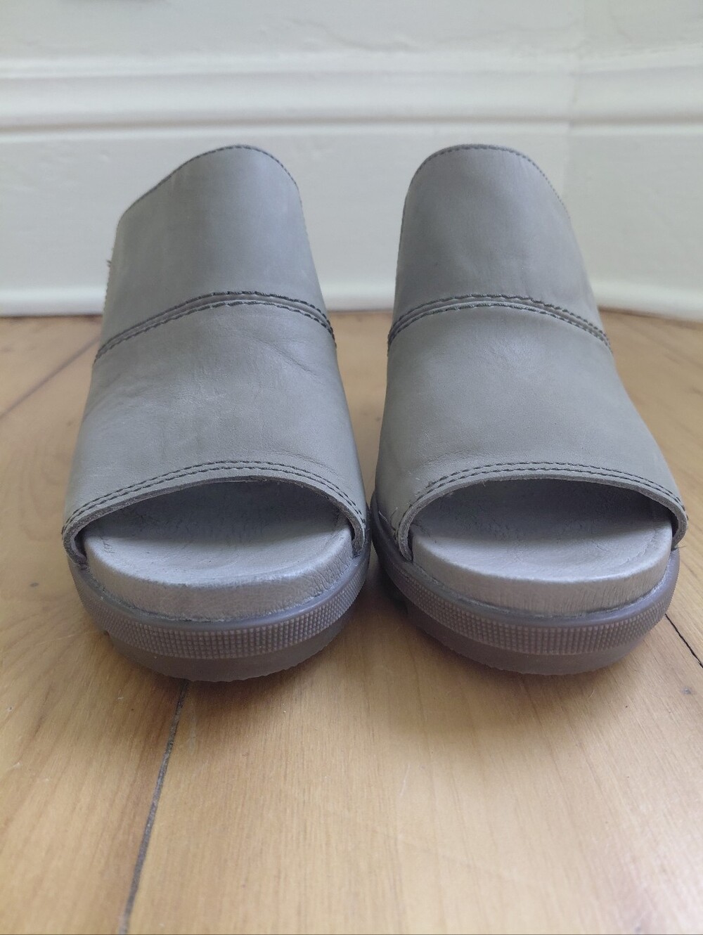 Sorel Joanie II Leather Slip On Wedge Lug Sole Open Toe Slide 9 Sandal Mules - Picture 5 of 11